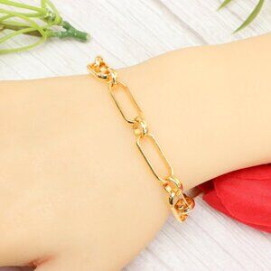 "Trendy Handmade Bracelet – A Thoughtful Gift for Girls & Women | UNVRC1569
